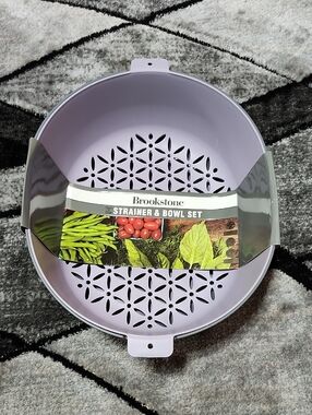 BROOKSTONE STRAINER & BOWL NESTING SET 5-QT